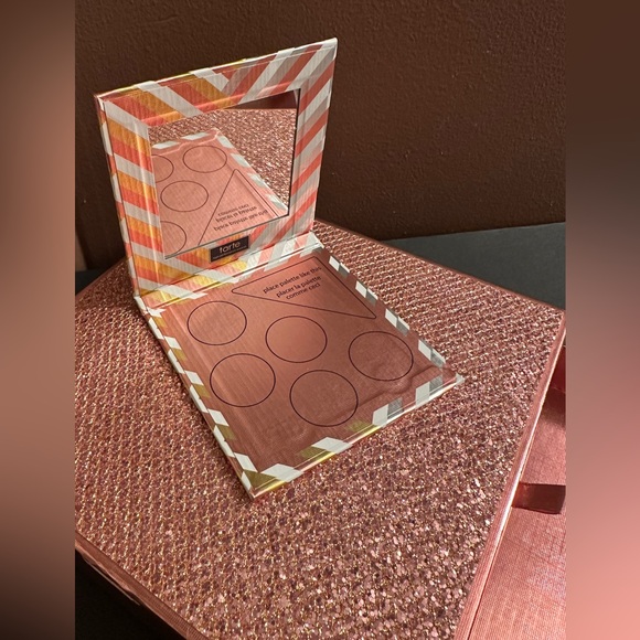 Tarte Gift & Glam Collector’s Set - Picture 7 of 7